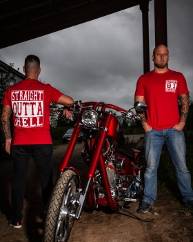 T-Shirt: STRAIGHT OUTTA HELL - Rot